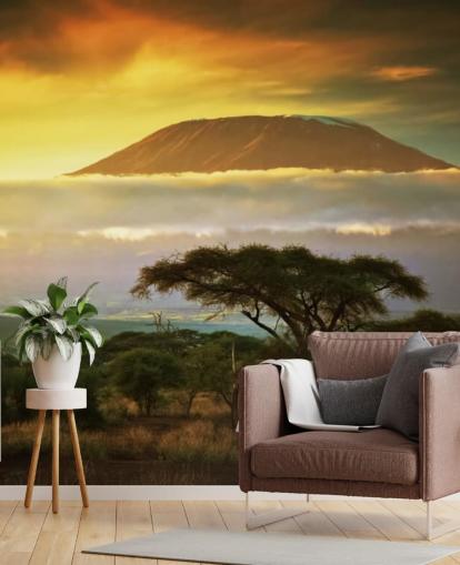 Monte Kilimanjaro acima do Mural de Nuvens