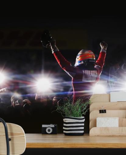 svart, hvitt og rødt f1 tapet veggmaleri kalt Fernando Alonso Korea Victory 2010 svart, hvitt og rødt f1 tapet veggmaleri kalt Fernando Alonso Korea Victory 2010