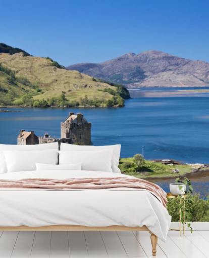 Scottish Castle in Loch Wallpaper Scottish Castle in Loch Wallpaper