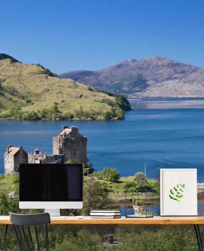 Scottish Castle in Loch Wallpaper