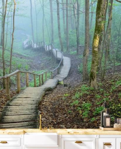 groene en bruine op maat gemaakte bosbehangmuurschildering genaamd Foggy Forest Stairway