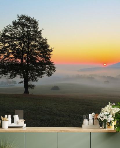 Pôr do sol e árvore no mural de parede de campo