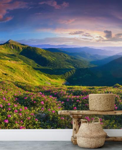 mural de papel pintado de montaña verde y morado llamado Lush Green Mountains para dormitorios, salas de estar y oficinas en casa