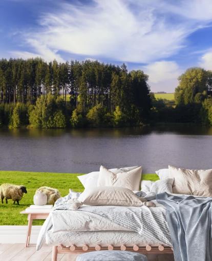 Schapen door een rivier behang