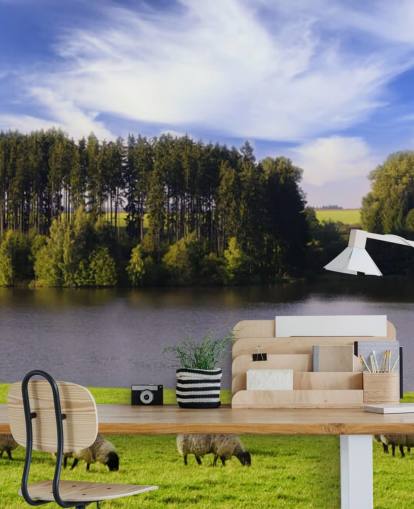 Carta da parati con pecore da un fiume Carta da parati con pecore da un fiume