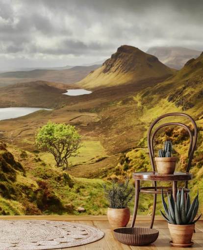 Decorazione murale con nuvole tempestose e montagne verdi Decorazione murale con nuvole tempestose e montagne verdi