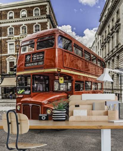 Vintage Red London Double Decker Bus i Street Bakgrunn