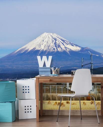Met sneeuw bedekte berg Fuji en trein behang