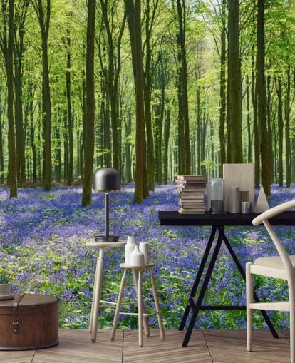 blauwe en groene bosbehangmuurschildering genaamd Bluebell Forest voor slaapkamers, woonkamers en keukens