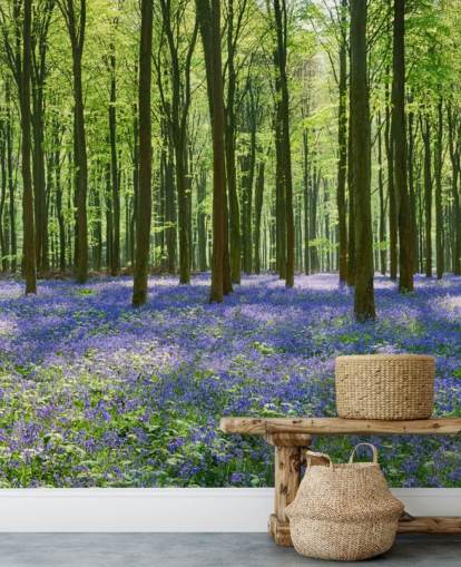 carta da parati murale con foresta blu e verde chiamata Bluebell Forest per camere da letto, salotti e cucine