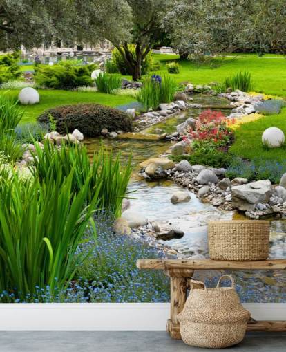 papier peint mural d'étang personnalisable vert appelé Asian Garden and Pond pour les maisons de retraite, les entreprises et les dentistes