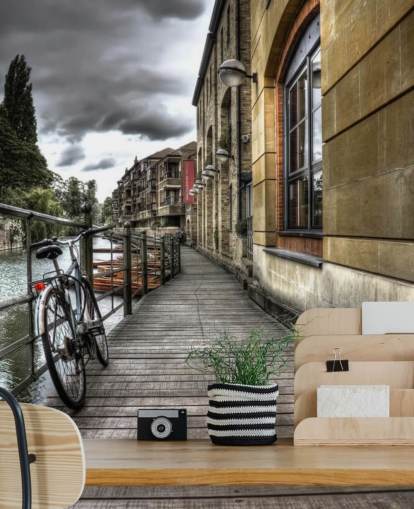 Bike By River behang