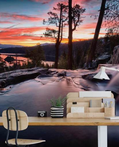 Vaaleanpunainen ja sininen vesiputous ja järven seinämaalaus