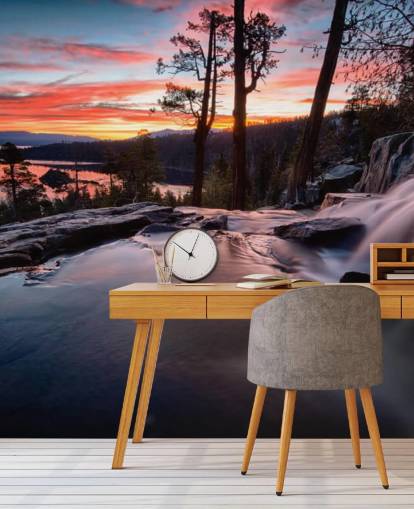 Decorazione murale con cascata e lago rosa e blu