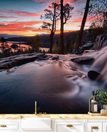 Rosa und blauer Wasserfall und See Fototapete