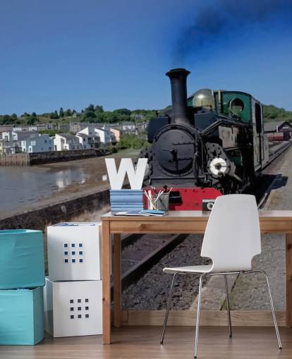 Groene stoomtrein bij de kust behang Groene stoomtrein bij de kust behang