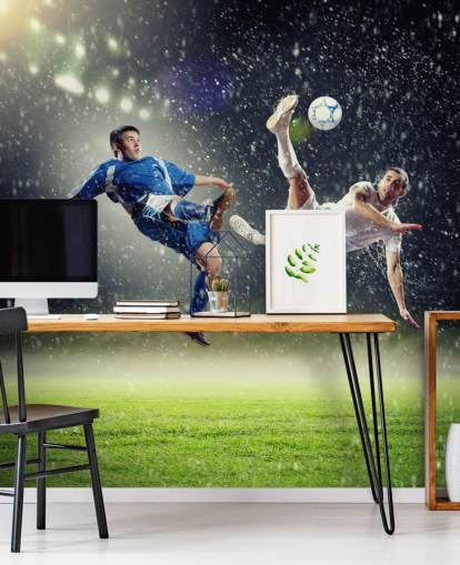 Personalisierbare Fußballtapete in Blau, Grün und Weiß mit dem Titel Zwei Fußballspieler, die den Ball schlagen, für das Kinderzimmer