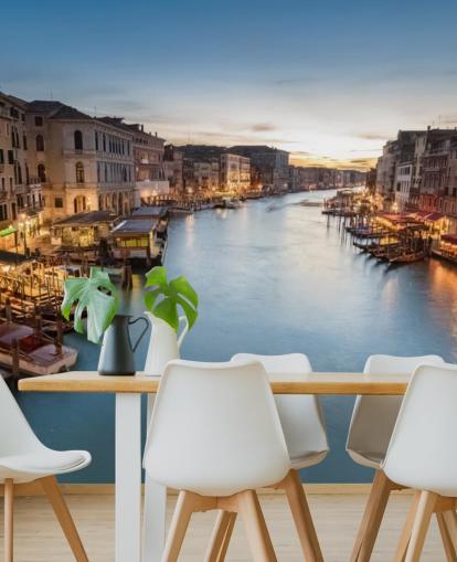 a canal in venice at night wallpaper