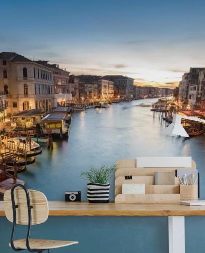 a canal in venice at night wallpaper