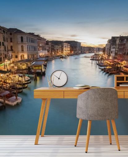 en kanal i Venedig på natten tapeter