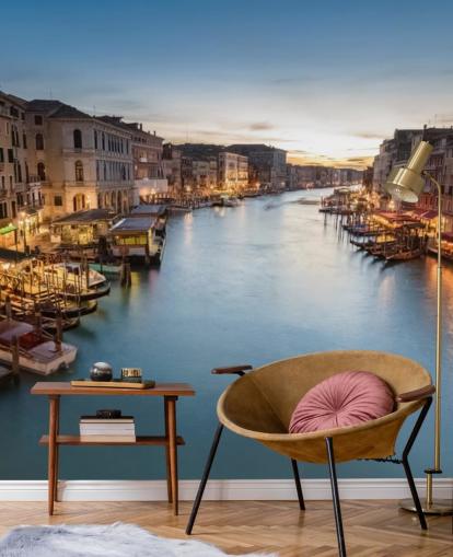 ein Kanal in Venedig bei Nacht wallpaper