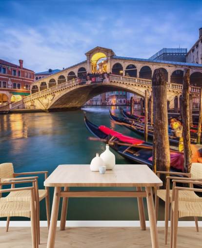 venetian bridge at night wallpaper