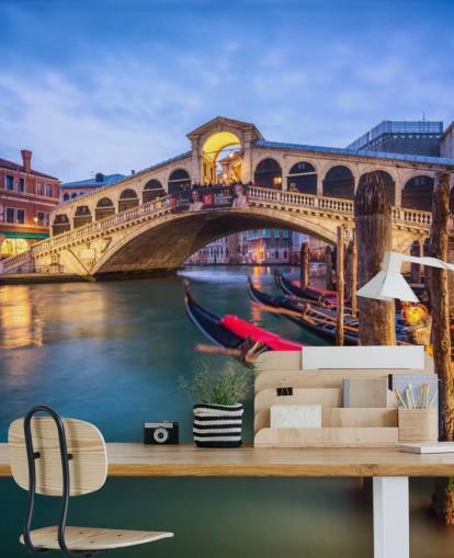 venetian bridge at night wallpaper