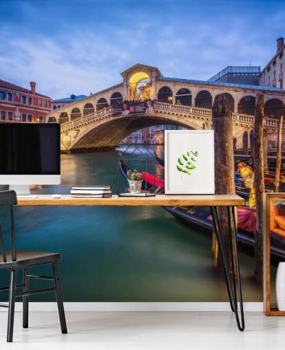 venetian bridge at night wallpaper