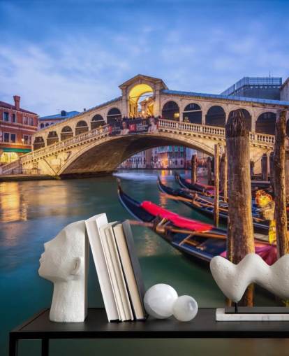 venetian bridge at night wallpaper