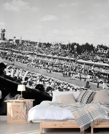 mural de papel pintado de carreras de coches personalizable en blanco y negro llamado GT Cars Le Mans 24 Hour Race (1963) para dormitorios, oficinas y negocios