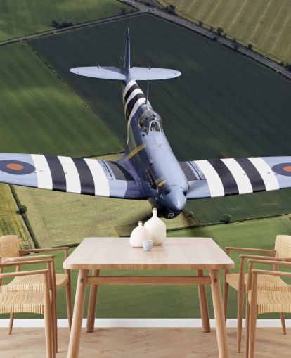 Spitfire con rayas de invasión