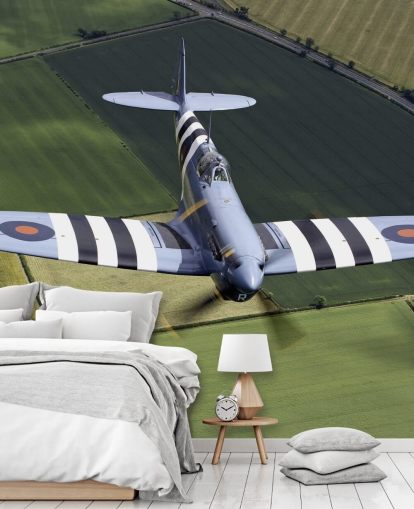 Spitfire con rayas de invasión