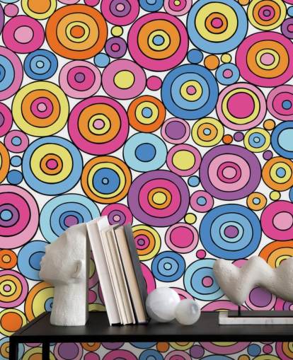 Roze paars blauw en oranje cirkelpatroon behang