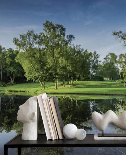 Morgendämmerung über den See, Cottesmore Hotel, Golf & Country Club, West Sussex, England Hintergrundbild