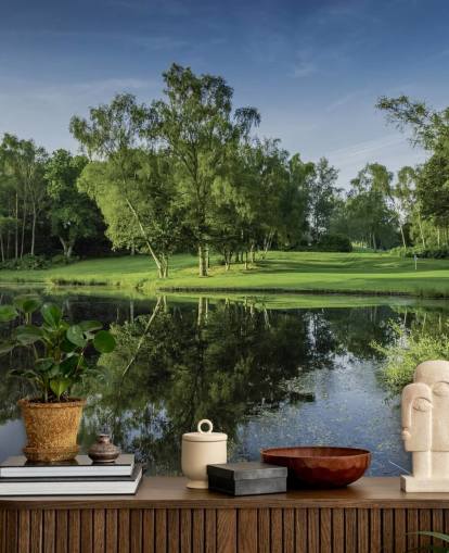 Dawn järven yli, Cottesmore-hotelli, Golf & Country Club, Länsi-Sussex, Englannin taustakuva