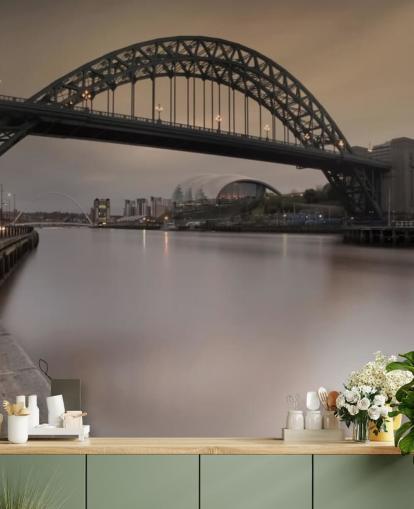 papel pintado de Newcastle personalizable en blanco y negro llamado Tyne Bridge para oficinas, dormitorios y negocios