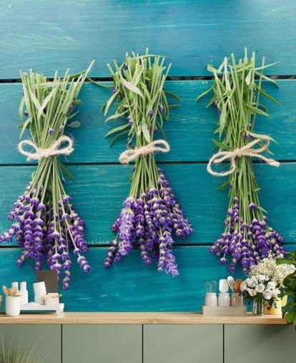 Lavendel Bughs på blå trä väggmålning