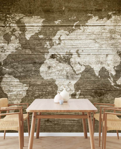 Mapa pintado sobre papel pintado sobre paneles de madera