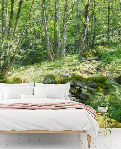 Decorazione murale con foresta primaverile verde