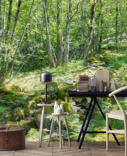 Decorazione murale con foresta primaverile verde