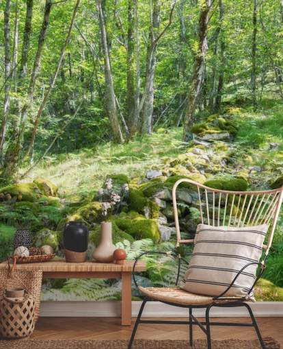 Decorazione murale con foresta primaverile verde