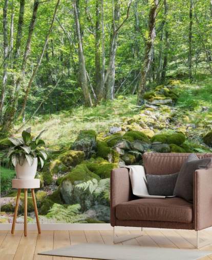 Decorazione murale con foresta primaverile verde
