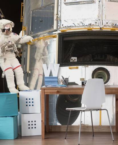 Rondhangen met Hubble behang muurschildering