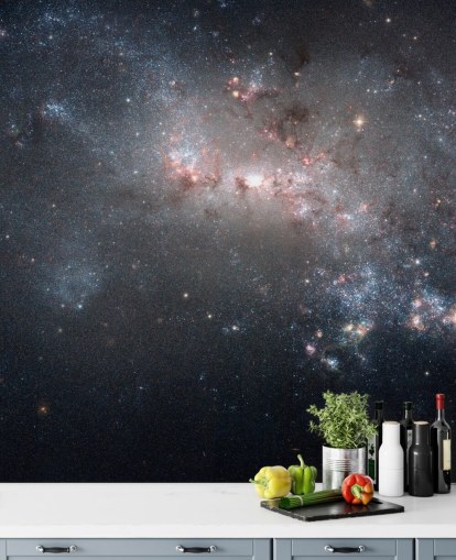 Stellar fyrværkeri brænder i Galaxy NGC4449 vægmaleri