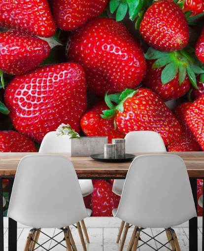 ljusröd frukt tapetväggmålning kallad Strawberries Fresh för kök, kaféer och restauranger
