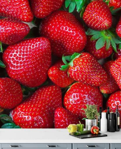 mural de papel pintado de frutas rojas brillantes llamado Strawberries Fresh para cocinas, cafeterías y restaurantes