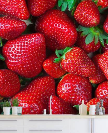 knallrødt frukttapet veggmaleri kalt Strawberries Fresh for kjøkken, kafeer og restauranter