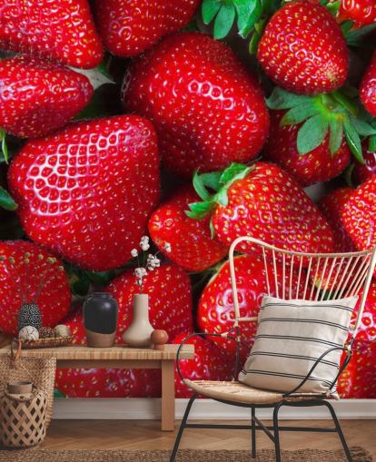 mural de papel pintado de frutas rojas brillantes llamado Strawberries Fresh para cocinas, cafeterías y restaurantes