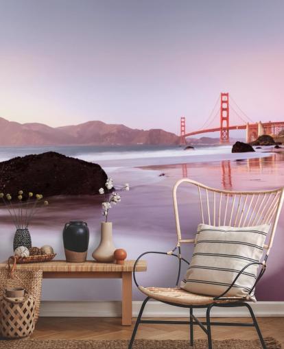 Decorazione murale con ponte rosso sulla spiaggia e San Francisco