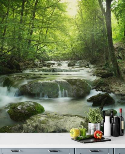 grüne, anpassbare Wald-Wandtapete namens Enchanting Forest Waterfall für Häuser und Büros. grüne, anpassbare Wald-Wandtapete namens Enchanting Forest Waterfall für Häuser und Büros.